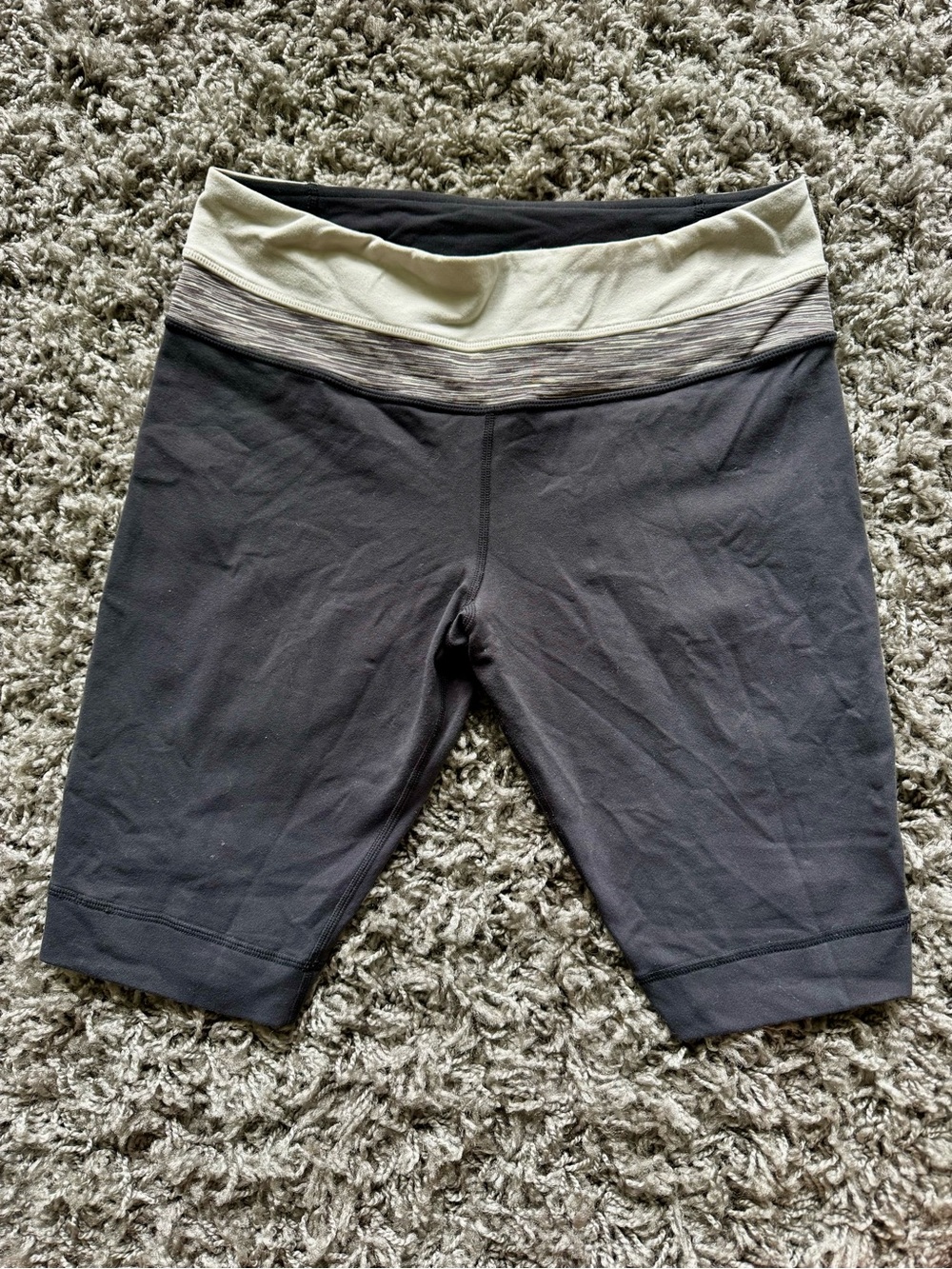Lululemon Reverse Groove Shorts